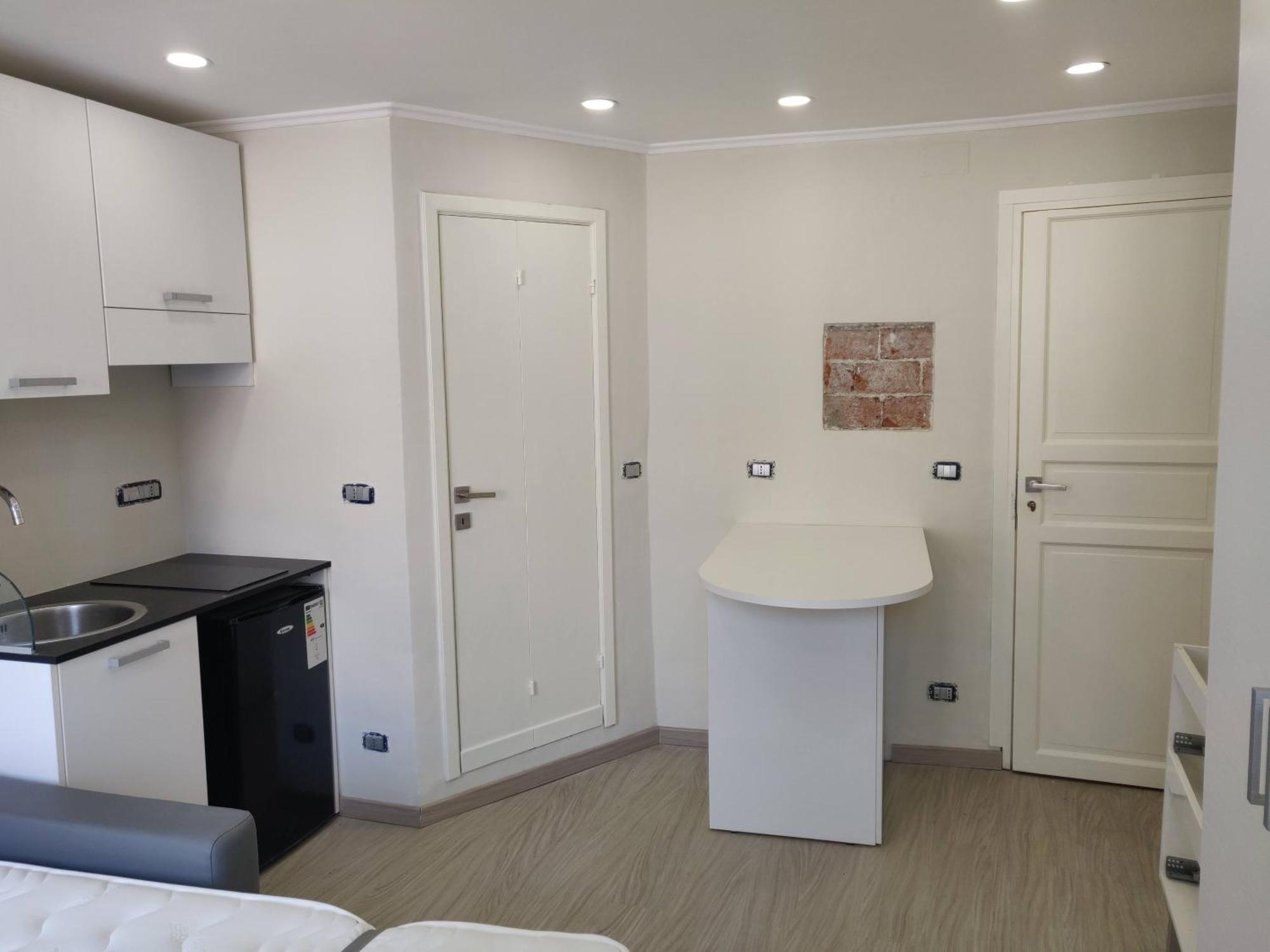 Finestra Speciale Su Palazzo Rosso. Monolocale Appartement